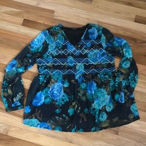 Dujour blue flower top